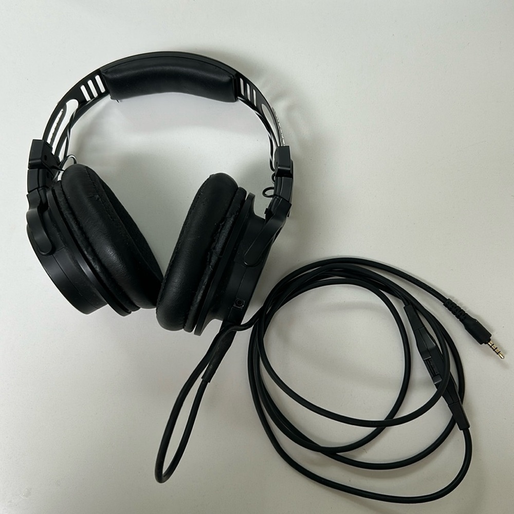 AUDIO-TECHNICA ATH-G1 Over-Ear Premium Gaming Headphones Microphone Wired